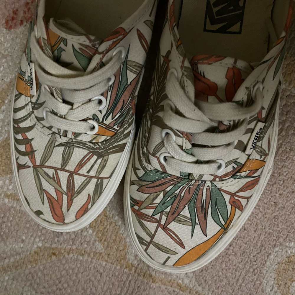 Vans - Picture 13 of 14